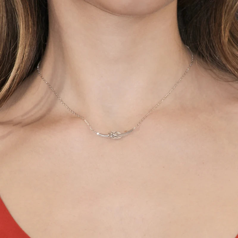 Collana Amen Nodo D'Amore Ottone Pvd Oro Bianco Nodo Centrale