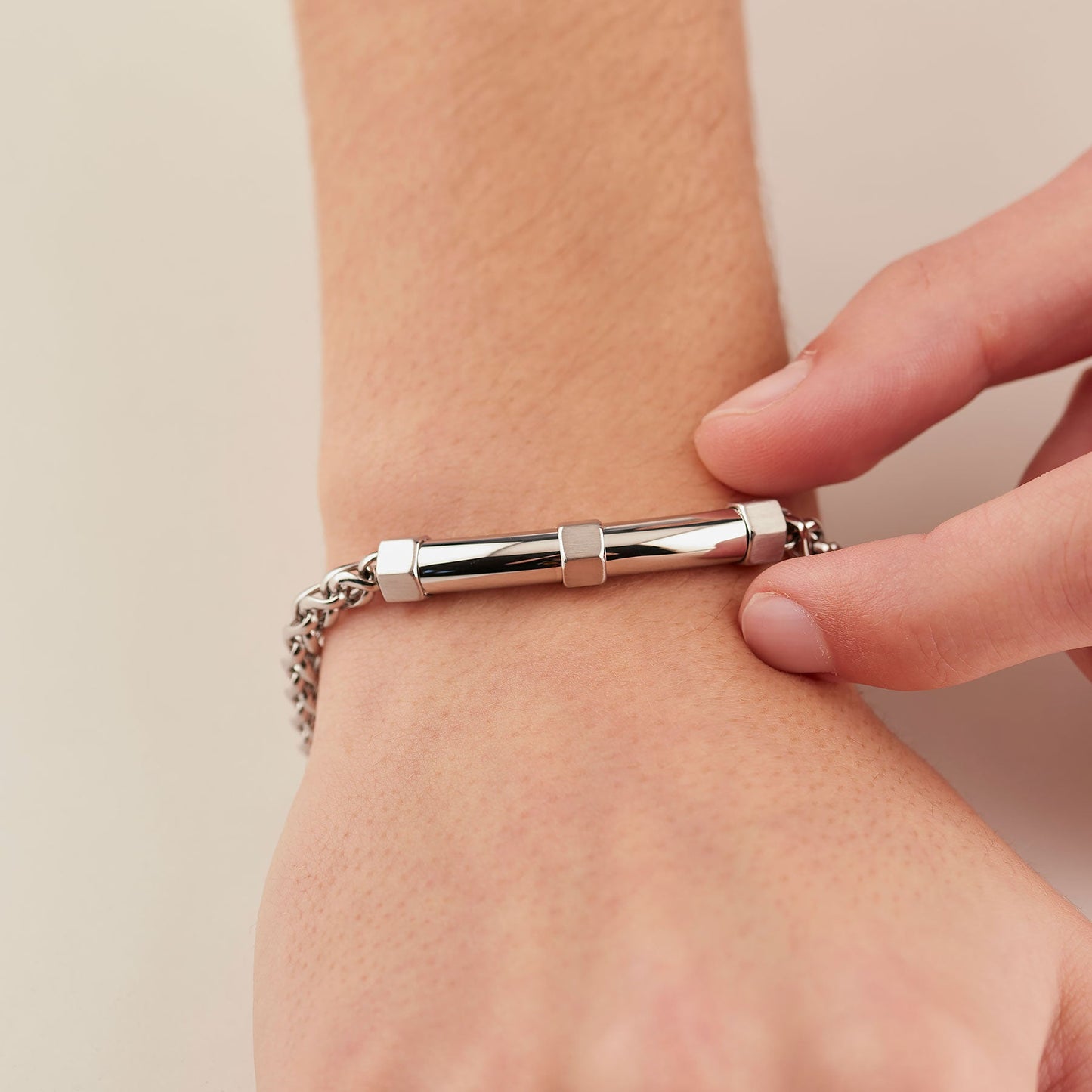 Bracciale Uomo Sagapò Bound Acciaio Maglia Spiga Piastrina Tubolare Centrale