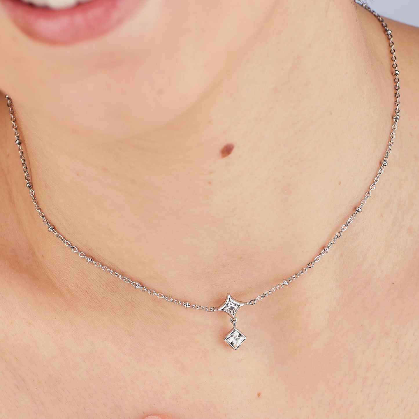 Collana Sagapò Luce Acciaio Pendente Doppio Rombo Cristalli Quadrati