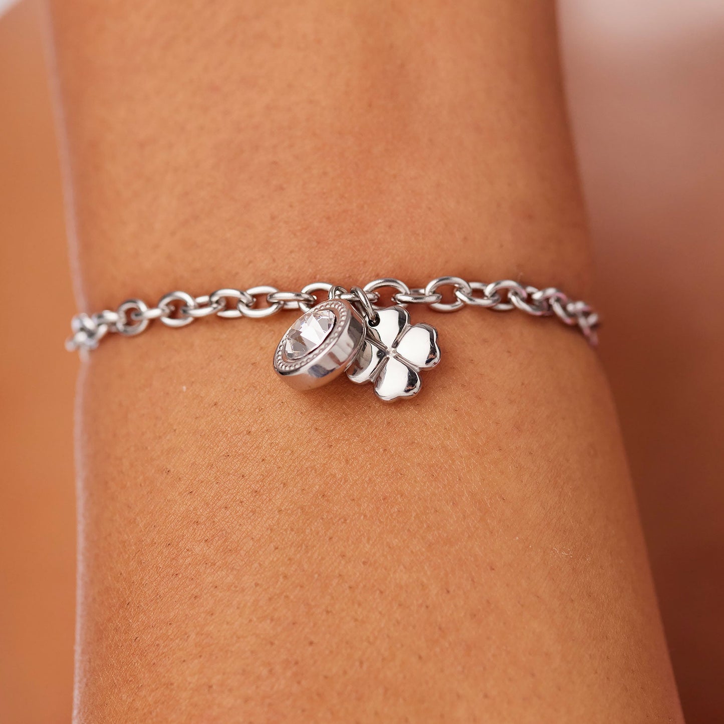 Bracciale Sagapò Lucky Light Acciaio Charms Punto Luce E Quadrifoglio