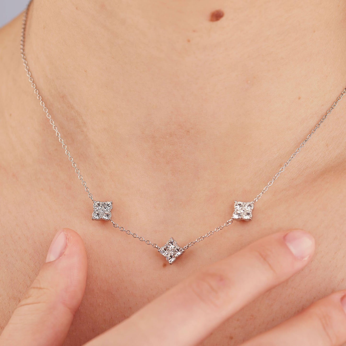 Collana Sagapò Gleam Acciaio Con 3 Fiori Cristalli