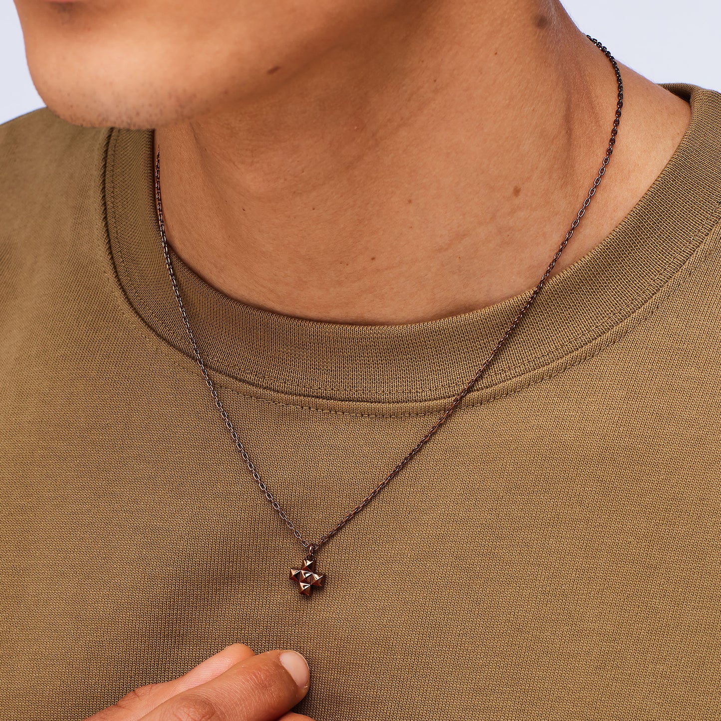 Collana Uomo Sagapò Proud Acciaio Pvd Marrone Pendente Croce