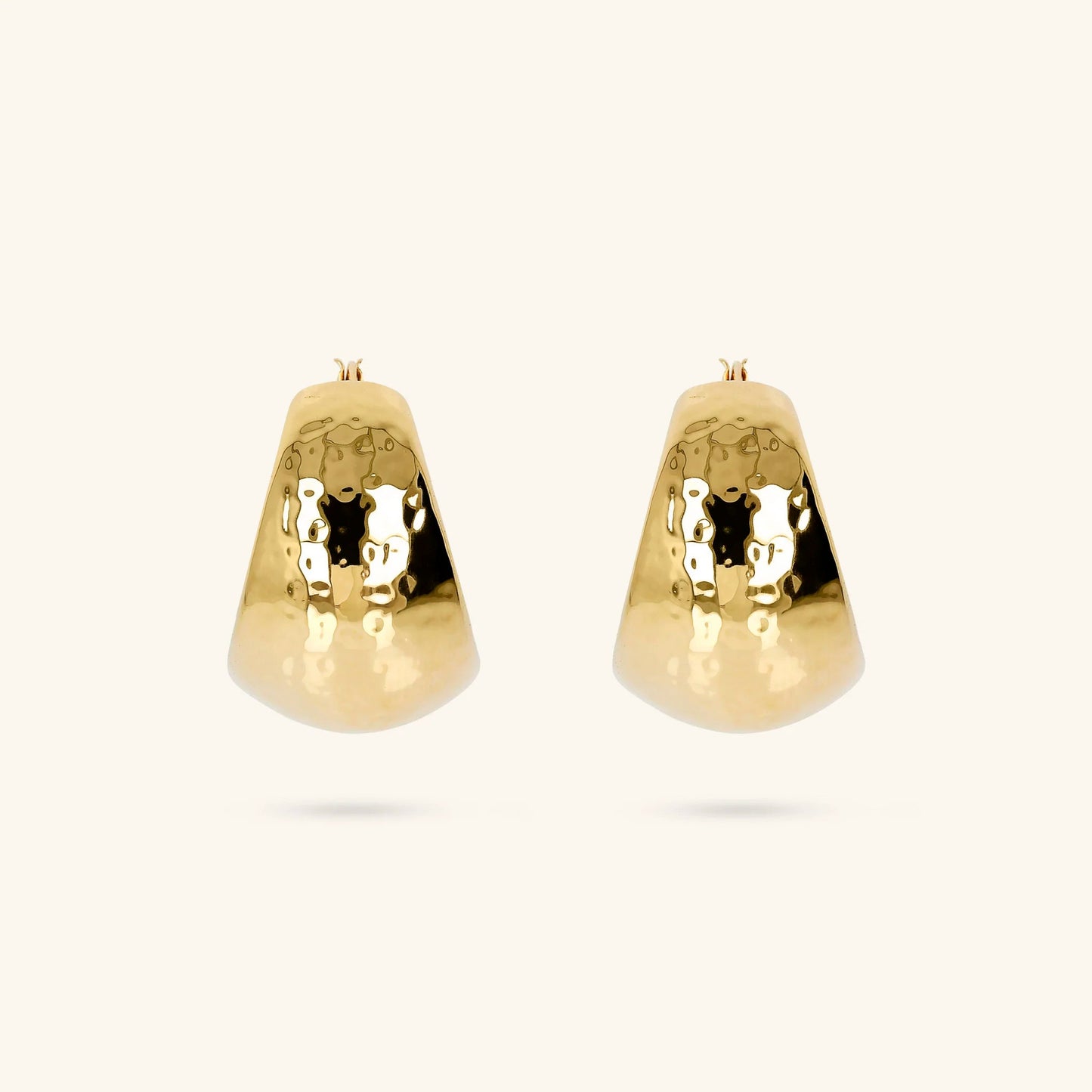 Orecchini a Cerchio Etrusca Martellati Design Graduato Lega Golden Placcata Oro 18 kt
