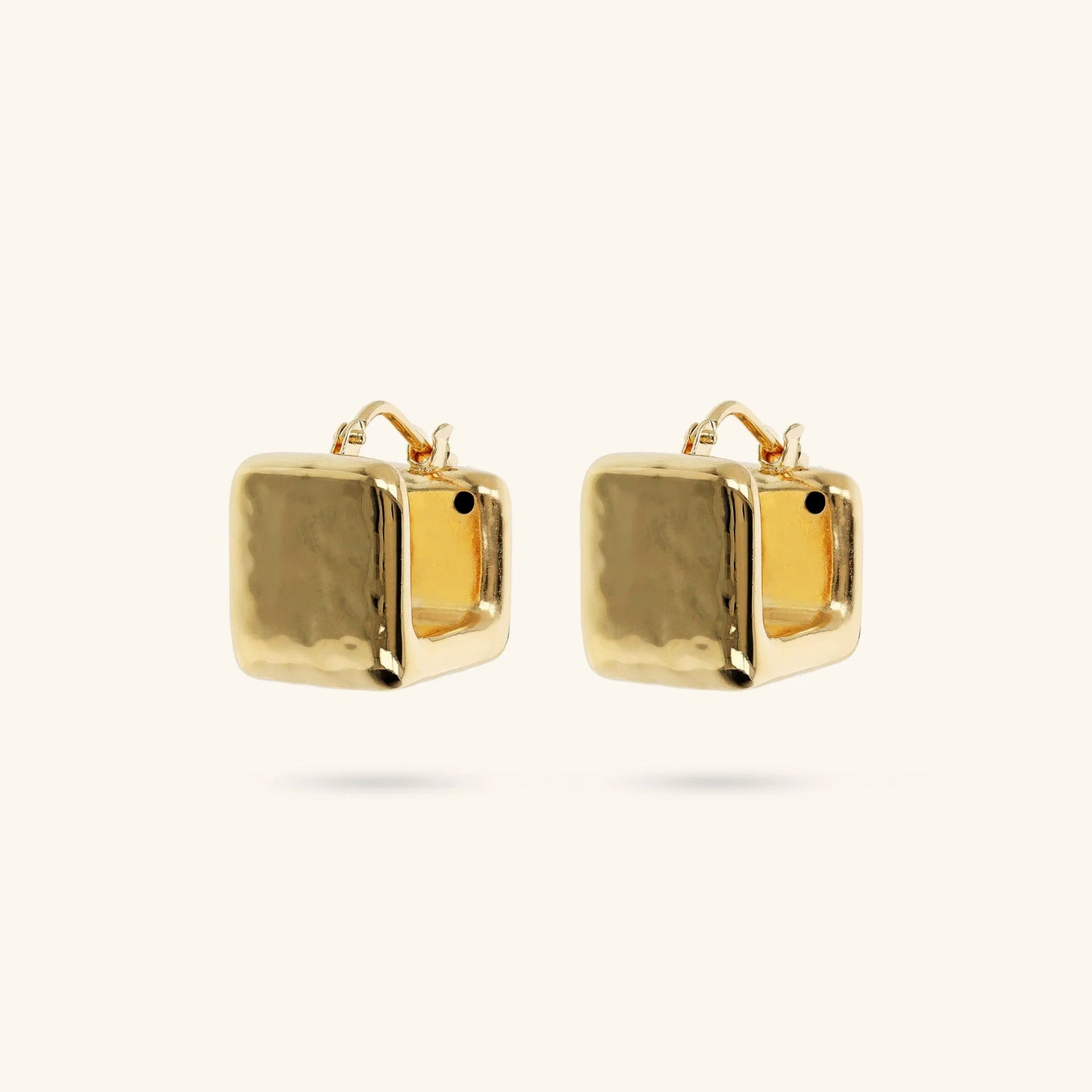 Orecchini a Cerchio Etrusca Martellati Forma Quadrata Lega Golden Placcata Oro 18 kt