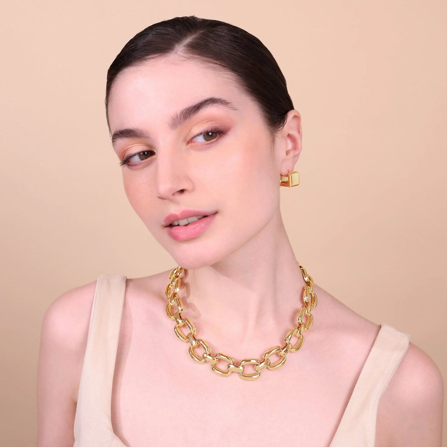 Orecchini a Cerchio Etrusca Martellati Forma Quadrata Lega Golden Placcata Oro 18 kt