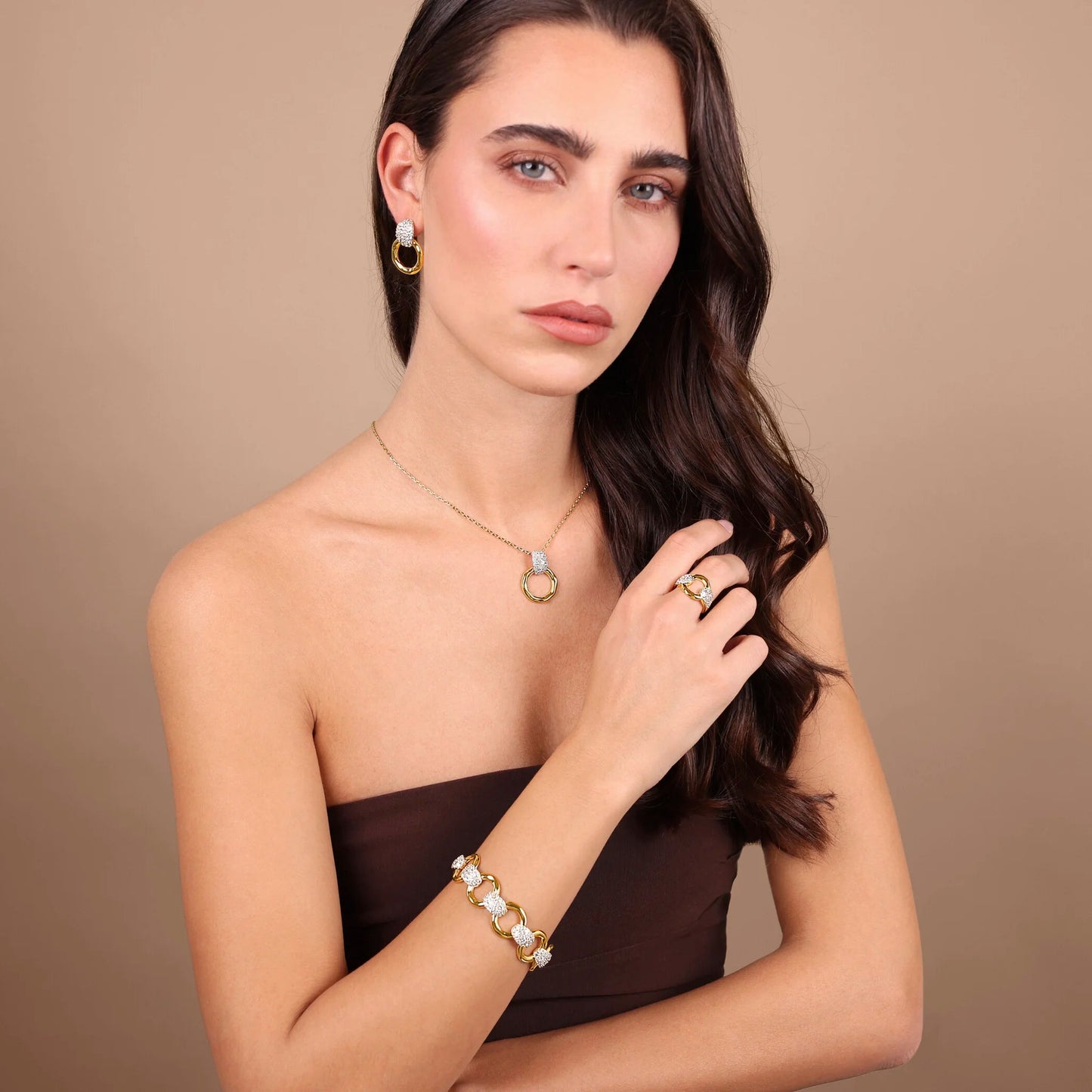 Bracciale Etrusca Maglie ad Anello Martellate Pavé di Cubic Zirconia Lega Golden Placcata Oro 18 kt