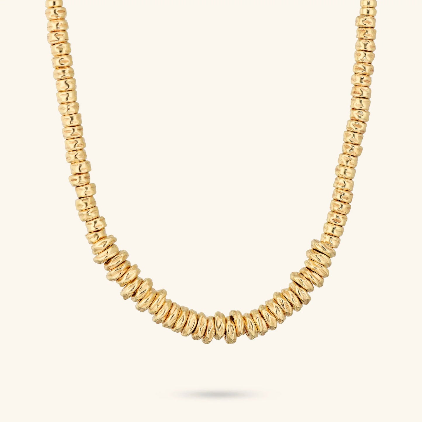 Collana Girocollo Etrusca con Rondelle Martellate e Sfere Lucide Lega Golden Placcata Oro 18 kt
