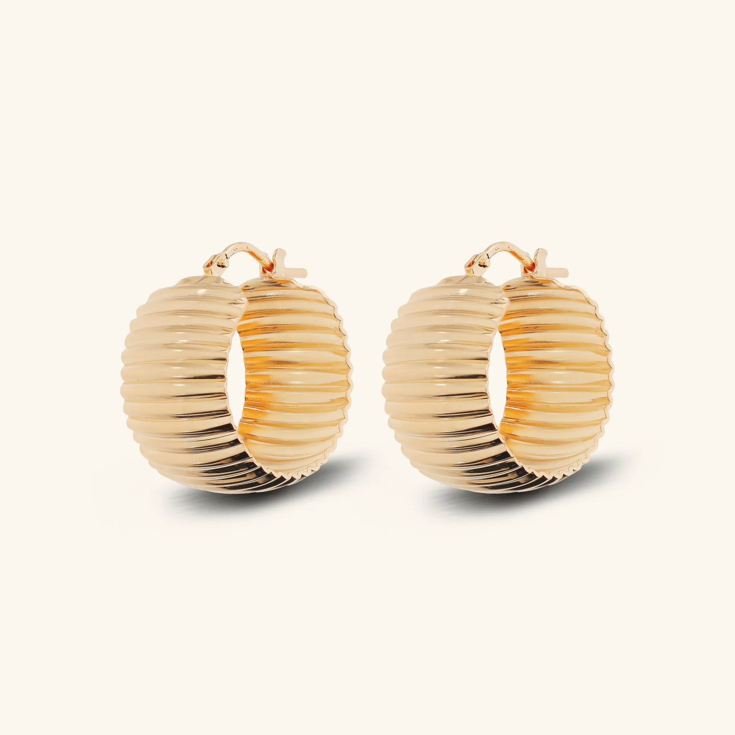 Orecchini a Cerchio Etrusca Rigati Lega Golden Placcata Oro 18 kt