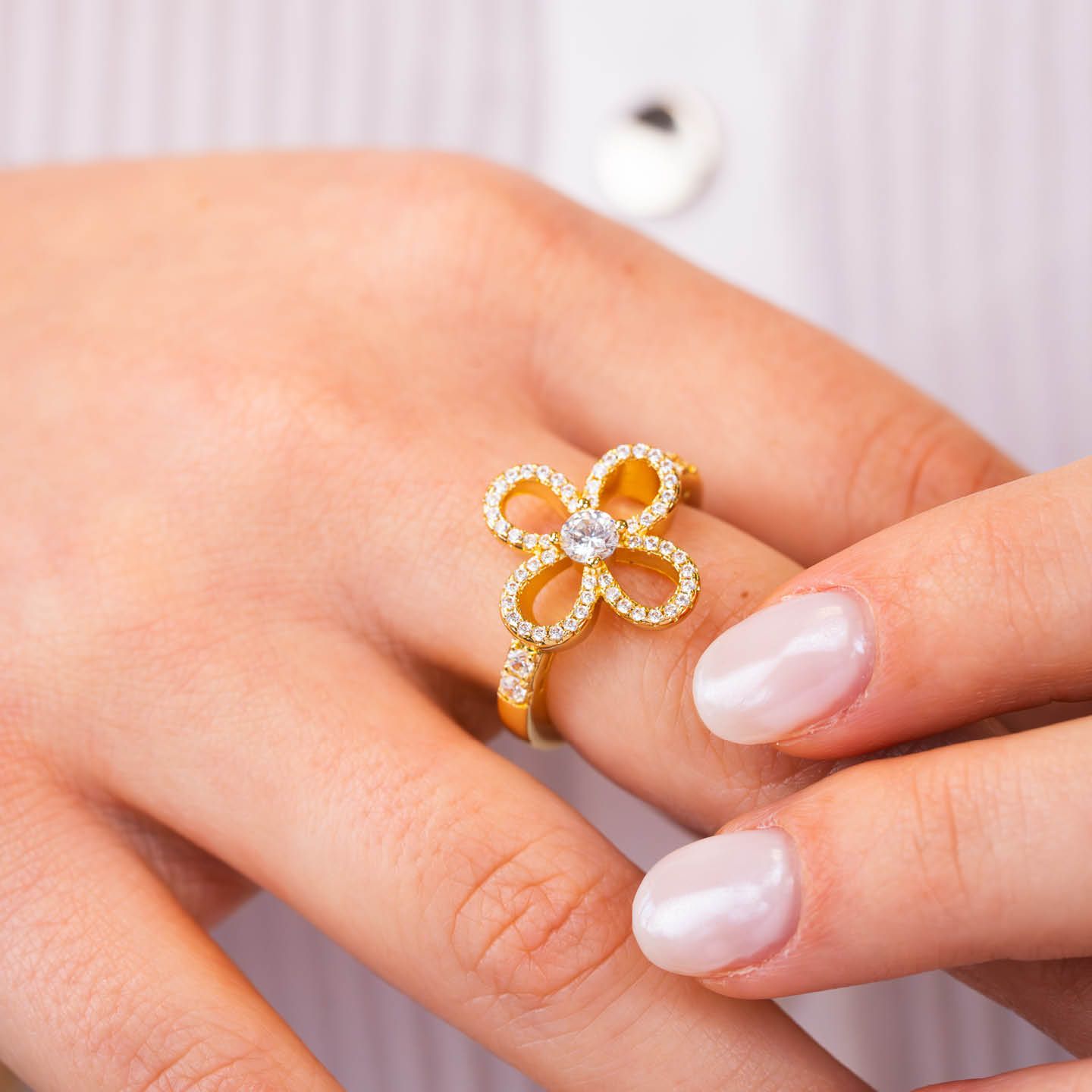Anello Regolabile Boccadamo Mediterranea Nexma Bronzo Fiore Pvd Oro e Cristalli