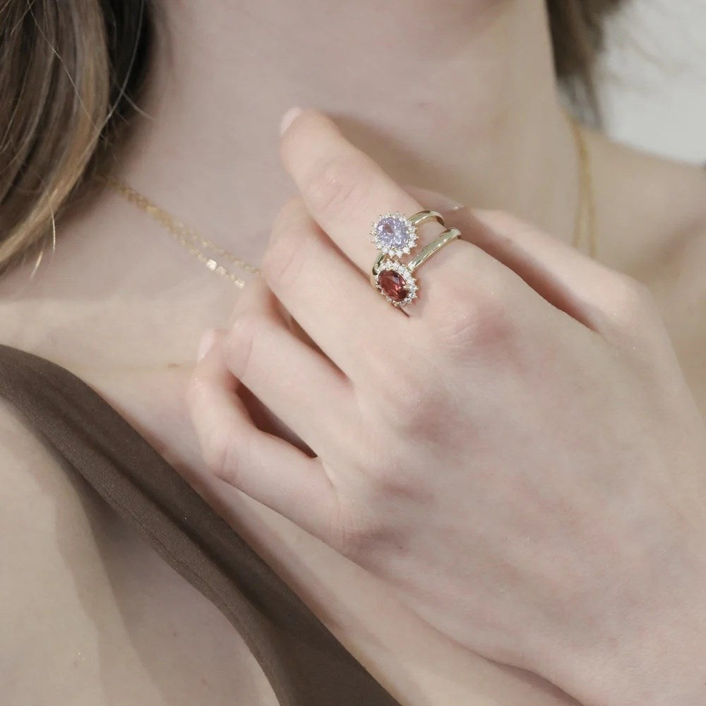 Anello Regolabile Amen Lady Royal Mini Argento Dorato Modello Kate Zircone Ovale Rosso Ciliegia Contornato - Misura 16-20