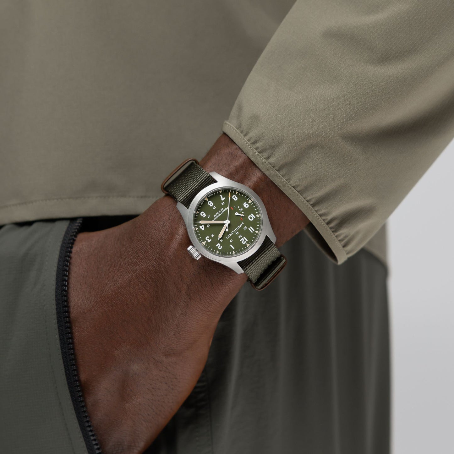 Orologio Hamilton Khaki Field Mechanical Power Reserve 40 Mm Acciaio Satinato Cinturino Canvas Verde/Marrone