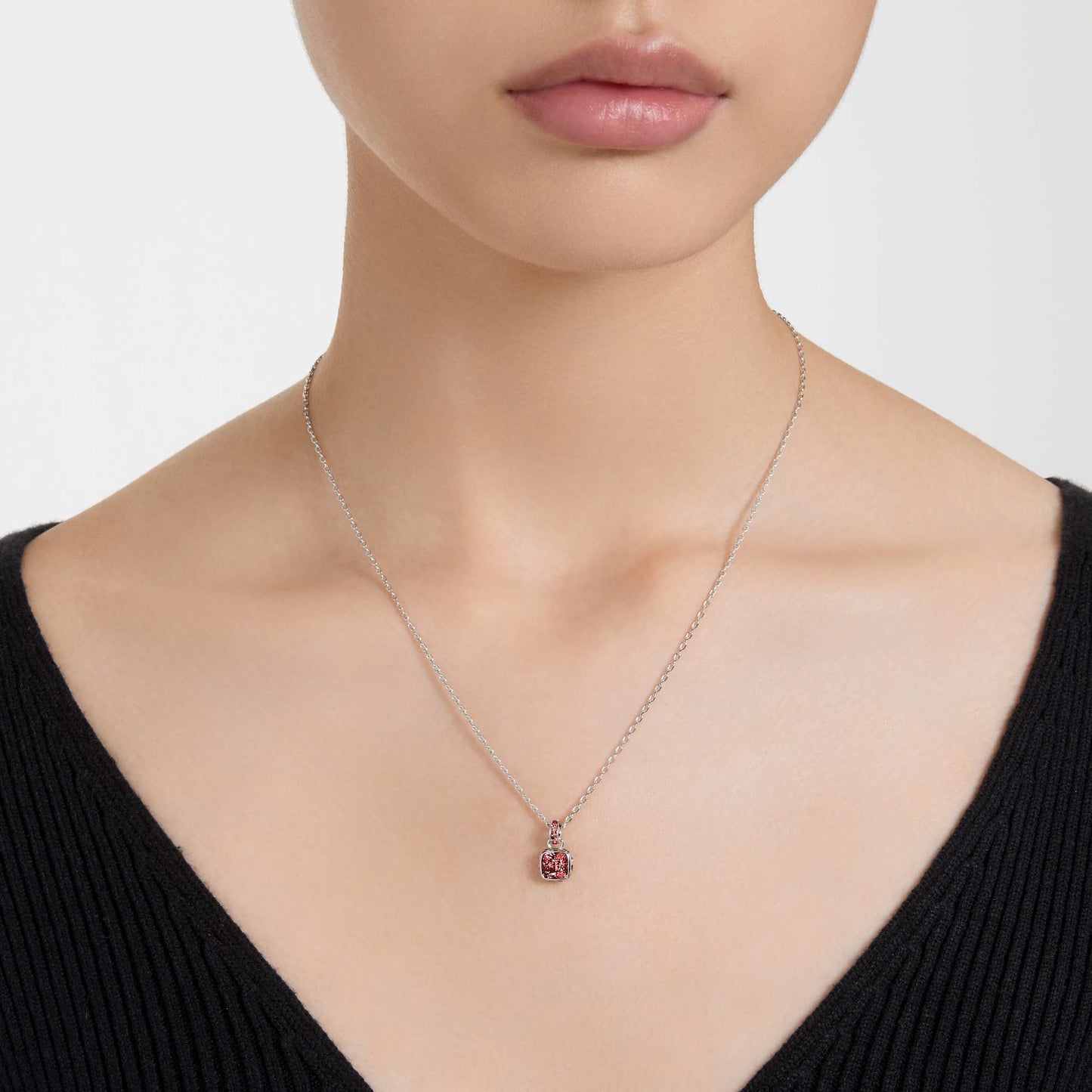 Collana Swarovski Birthstone Pendente Taglio squadrato, Gennaio, Rosso, Placcato rodio