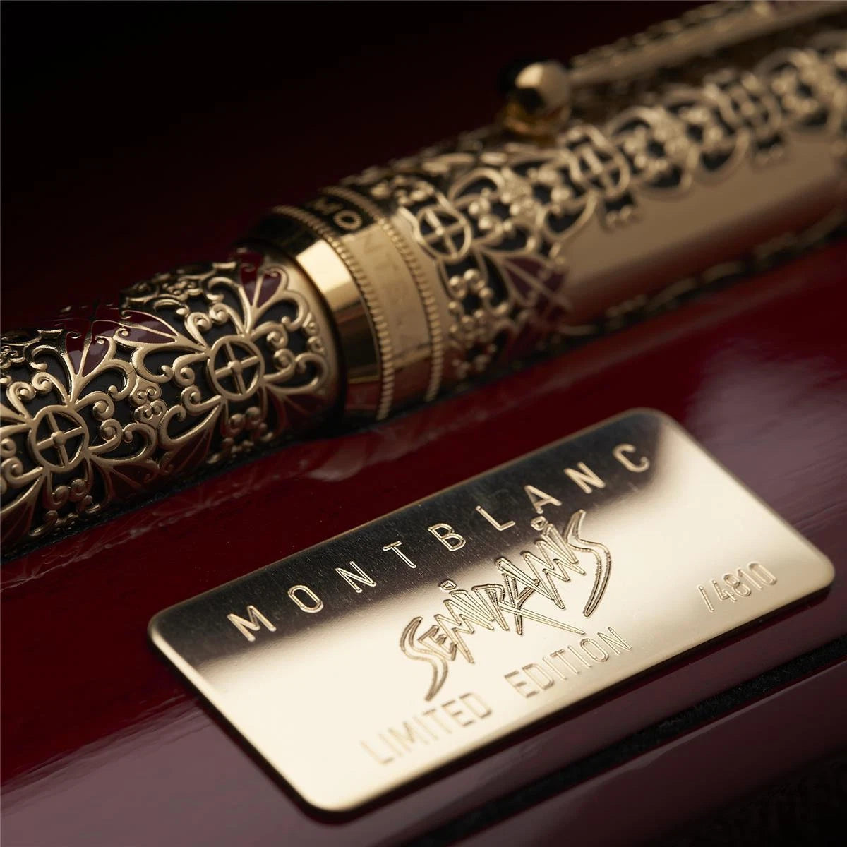 Penna Stilografica Montblanc Patron Of The Art Semiramis Edizione Limitata Resina Nera Trafori Oro 750 Lacca Rossa