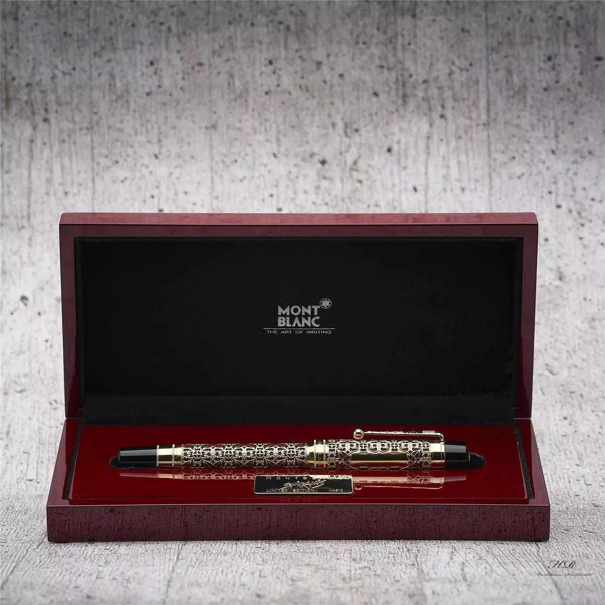 Penna Stilografica Montblanc Patron Of The Art Semiramis Edizione Limitata Resina Nera Trafori Oro 750 Lacca Rossa