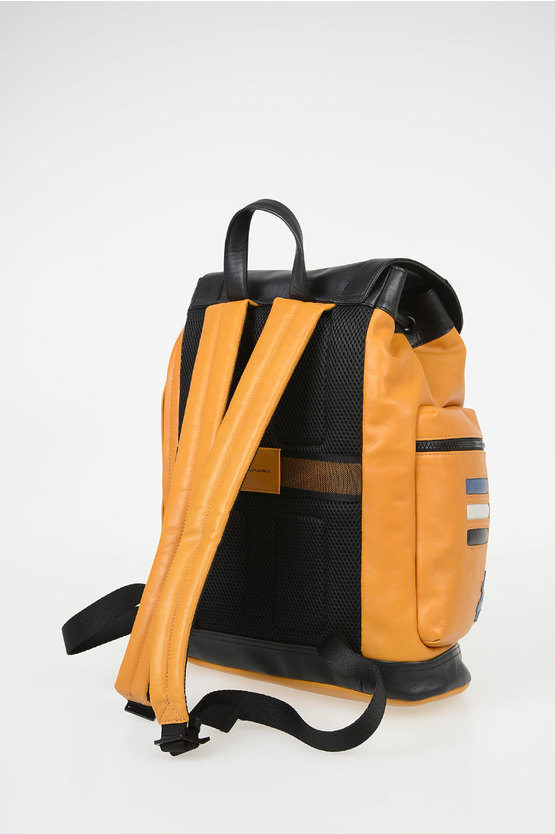 Zaini Piquadro Zaino Porta Pc Ipad In Pelle Gialla Inserti Blu e Patta Nera